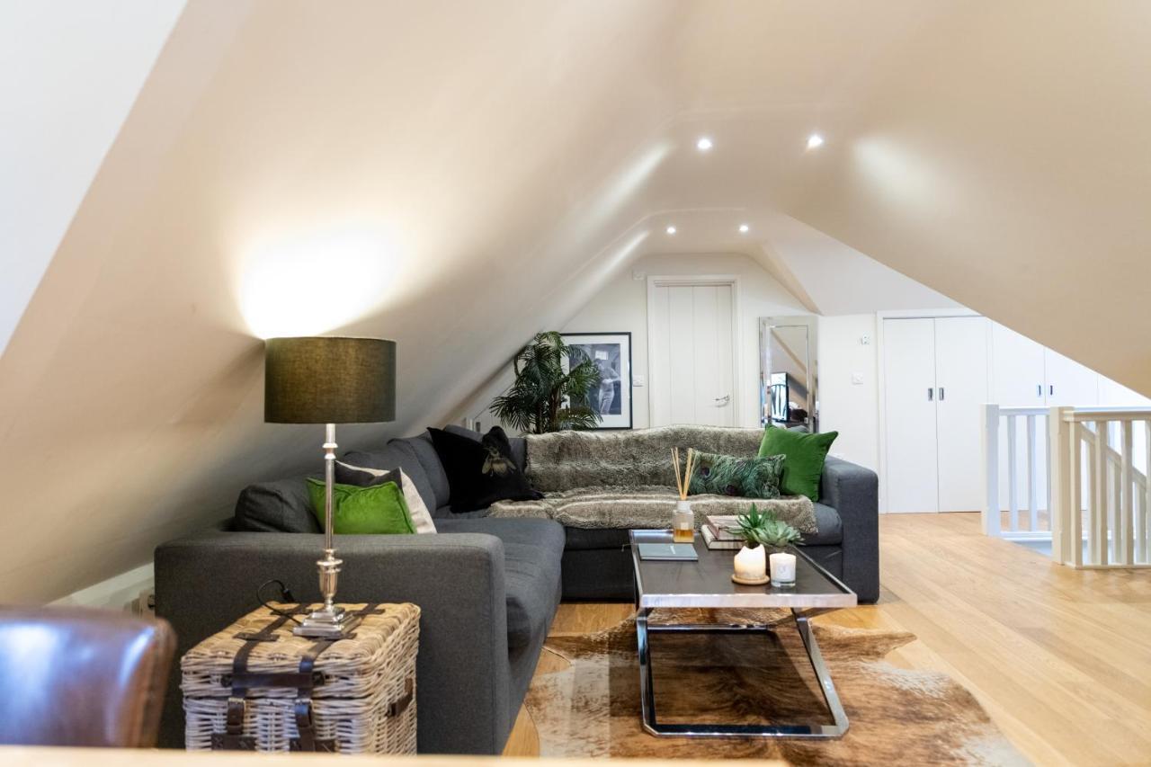 Hertford Barn Conversion Exterior photo